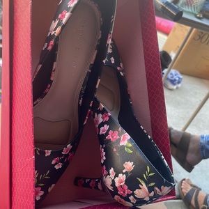 Kelly & Katie Floral Pump